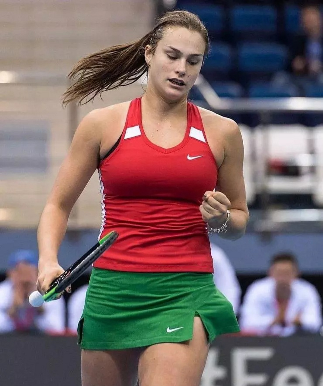 她始终以稳 她始终以稳