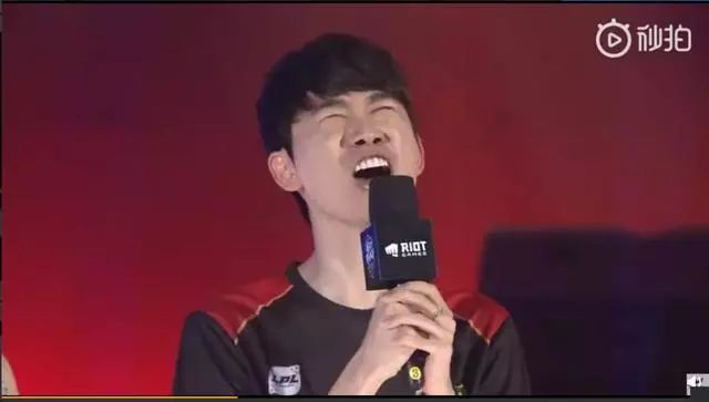 显得苍白无 显得苍白无