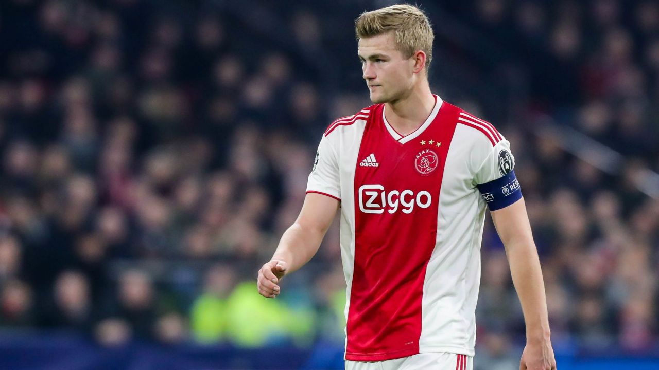 都肩负着特 都肩负着特